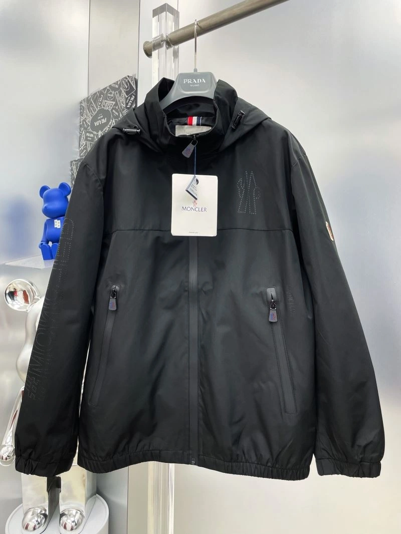 Moncler Outwear DailyWear 142403