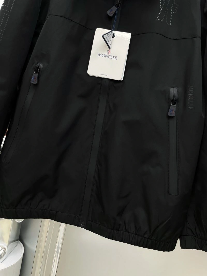 Moncler Outwear DailyWear 142403