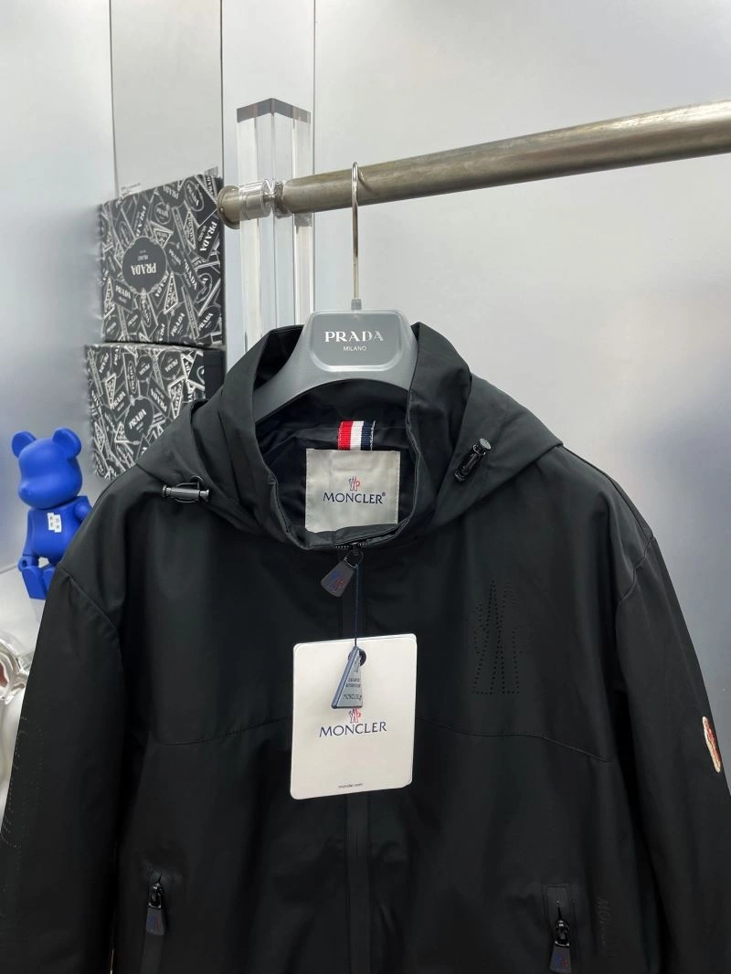 Moncler Outwear DailyWear 142403
