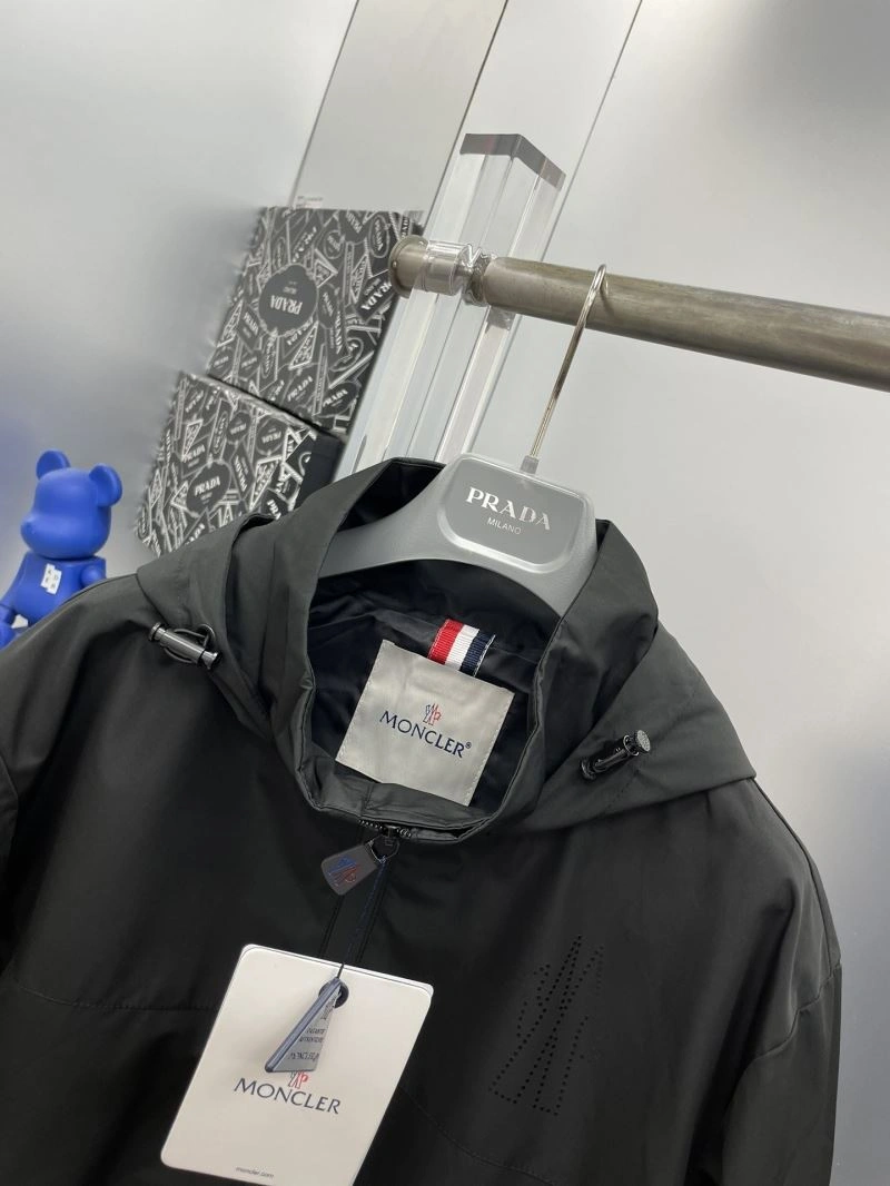 Moncler Outwear DailyWear 142403