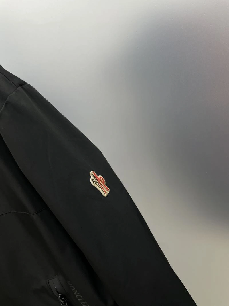 Moncler Outwear DailyWear 142403