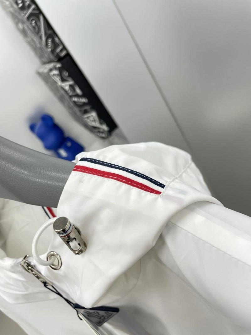 Moncler Outwear NewStyle 142415