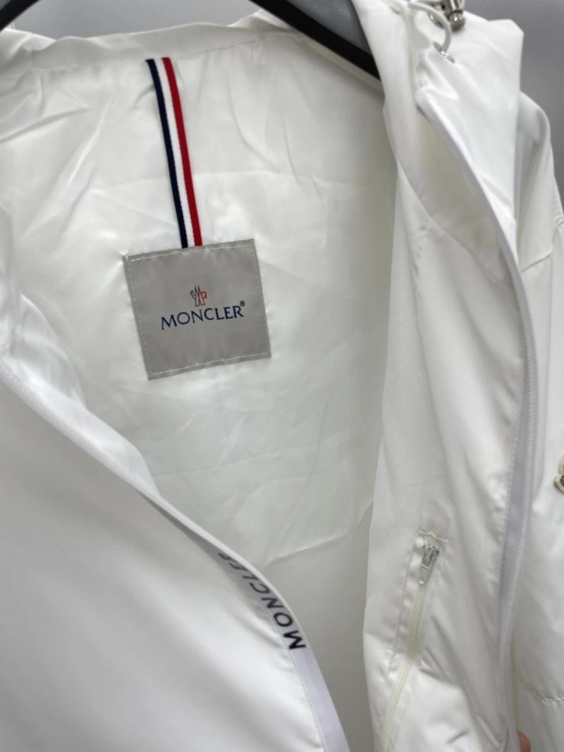 Moncler Outwear NewStyle 142415