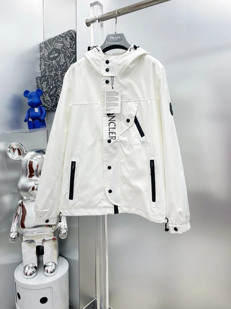 Moncler Outwear BestValue 142424