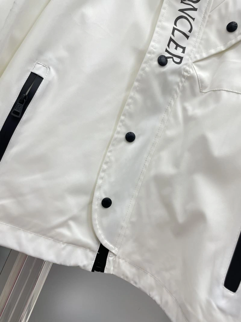 Moncler Outwear BestValue 142424