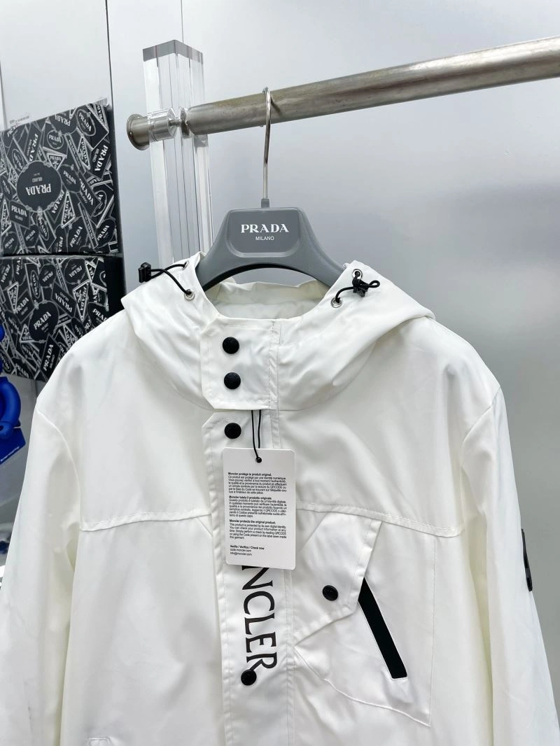 Moncler Outwear BestValue 142424