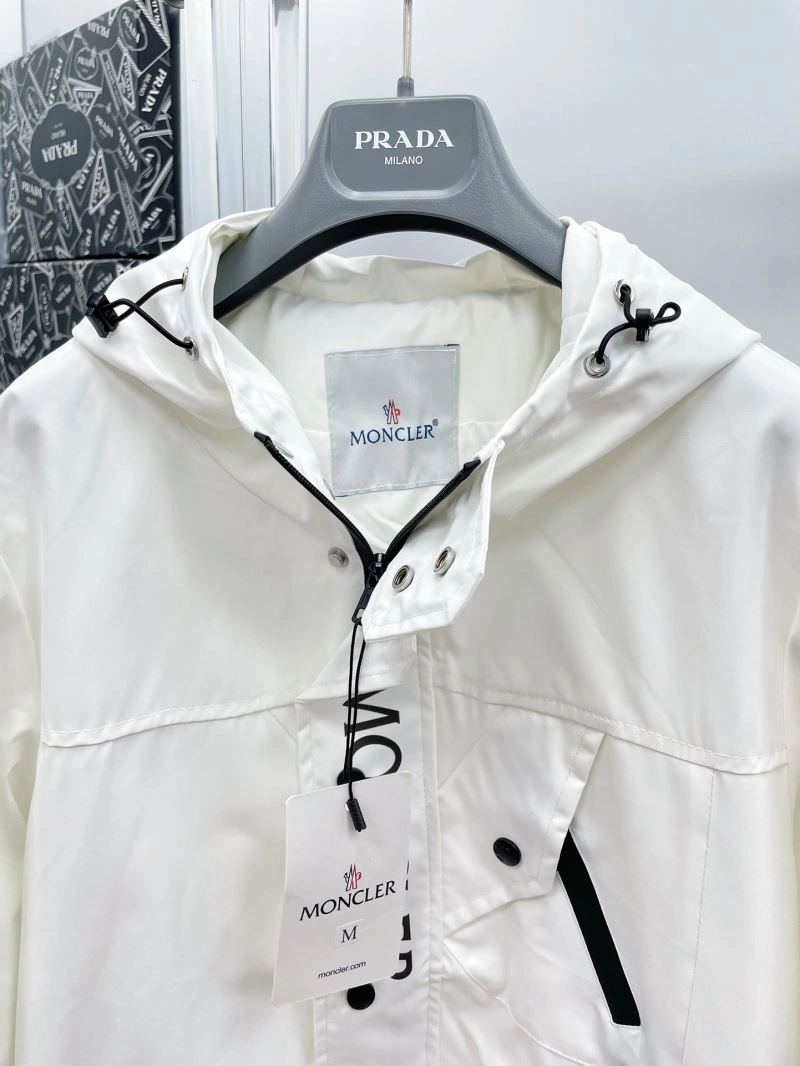 Moncler Outwear BestValue 142424