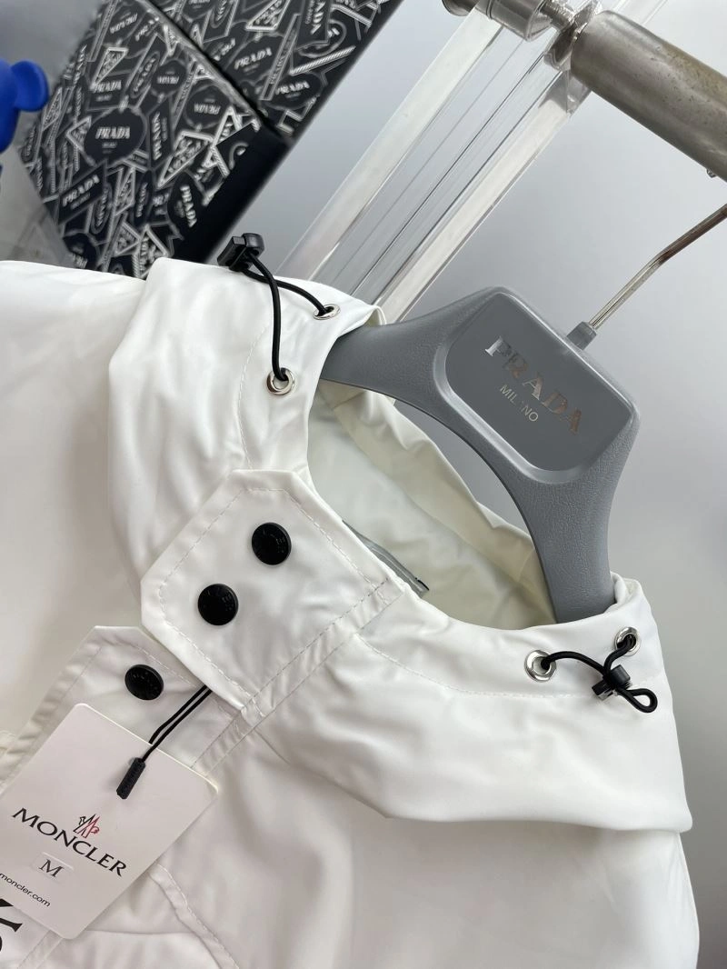 Moncler Outwear BestValue 142424
