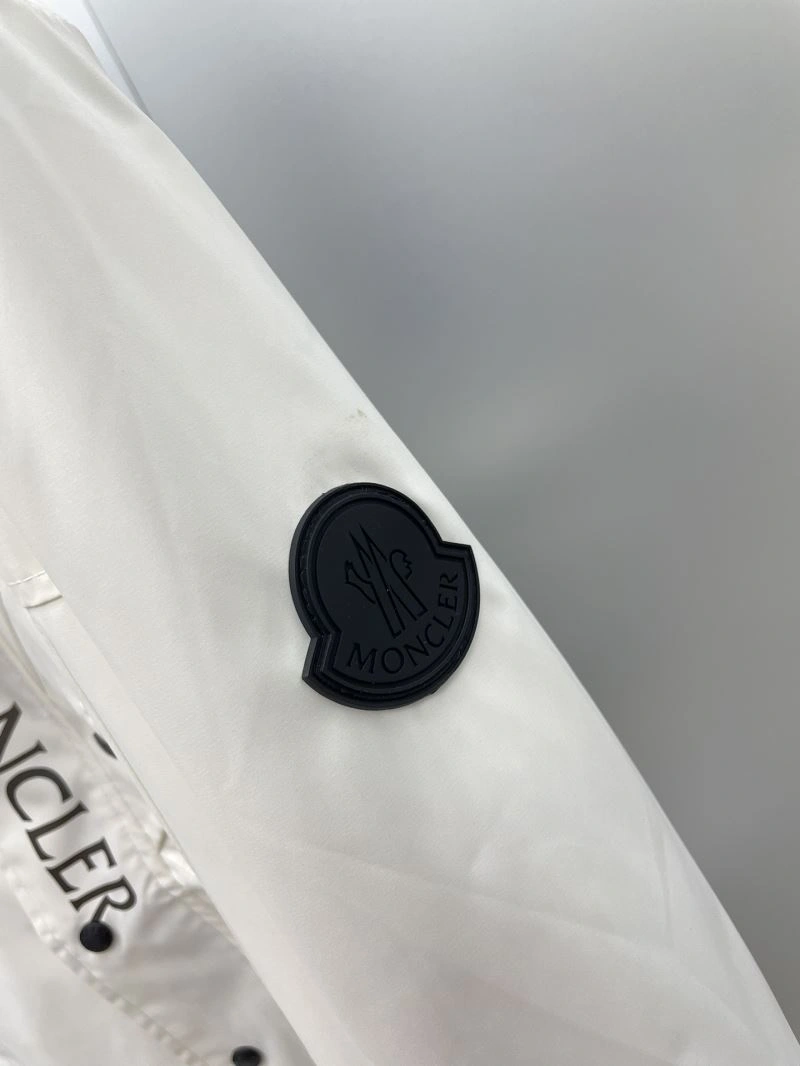 Moncler Outwear BestValue 142424