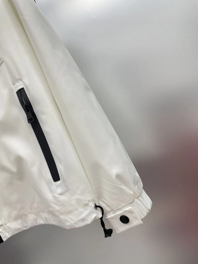 Moncler Outwear BestValue 142424
