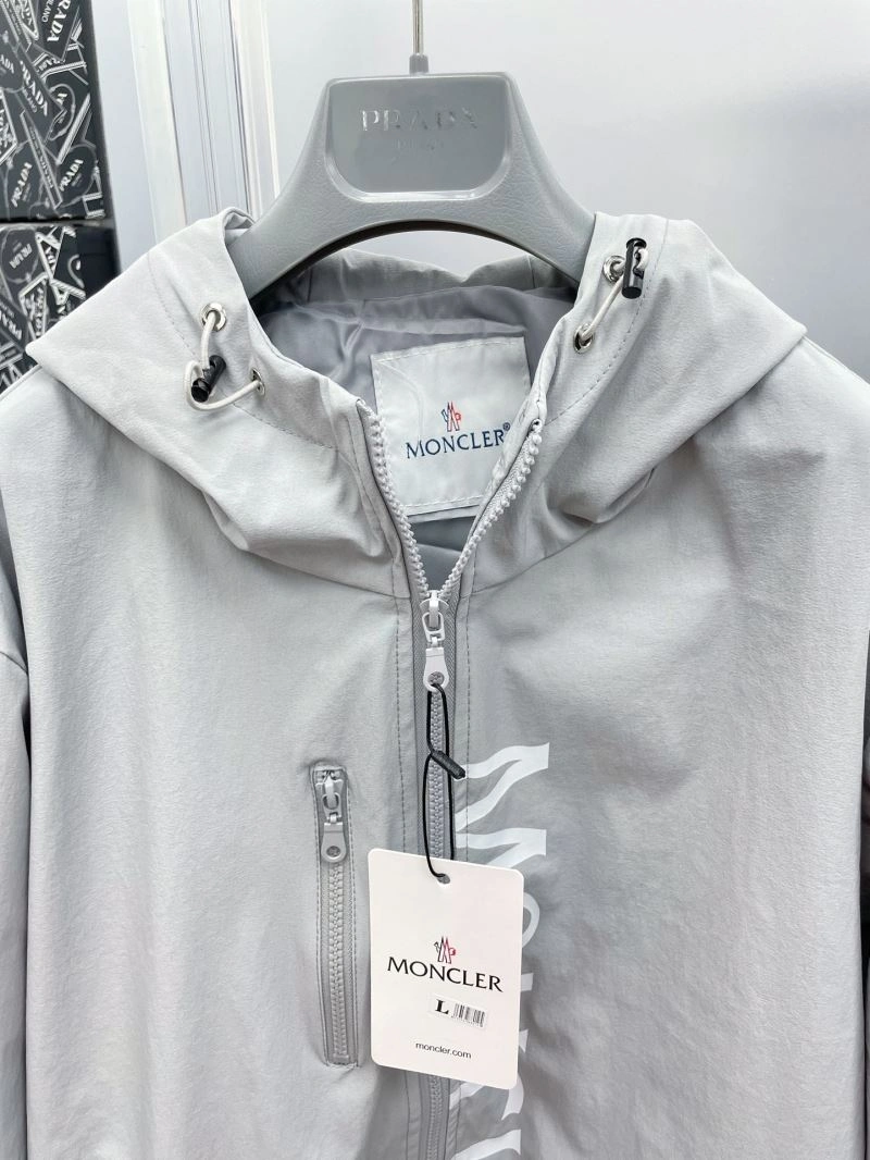 Thermal Moncler Outwear 142399
