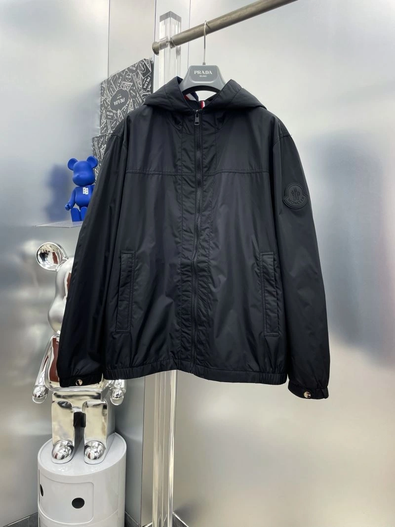MoistureWicking Moncler Outwear 142401