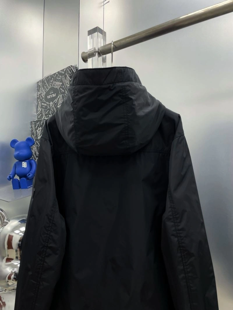 MoistureWicking Moncler Outwear 142401