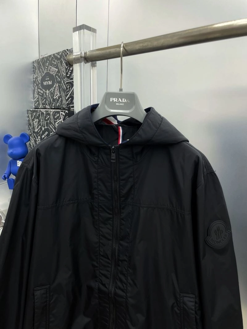 MoistureWicking Moncler Outwear 142401