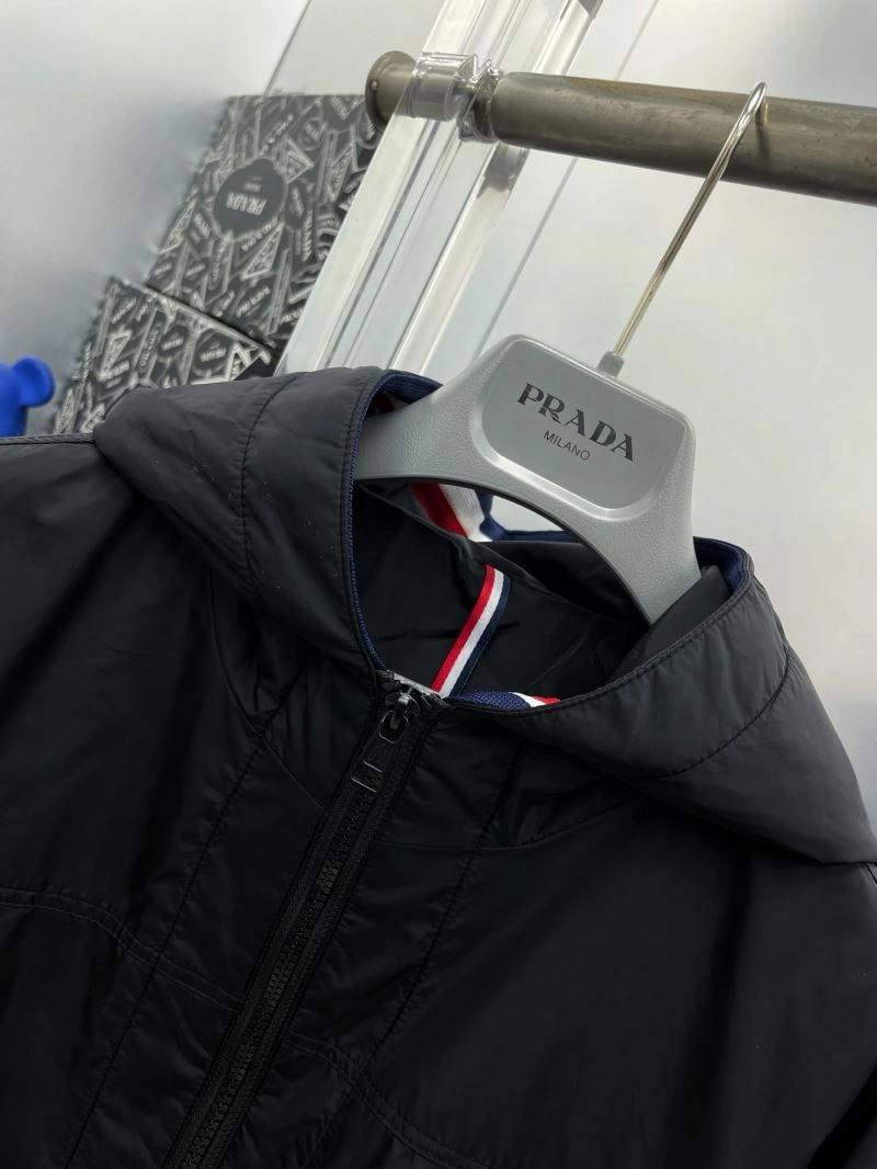 MoistureWicking Moncler Outwear 142401