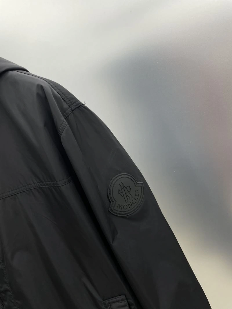 MoistureWicking Moncler Outwear 142401