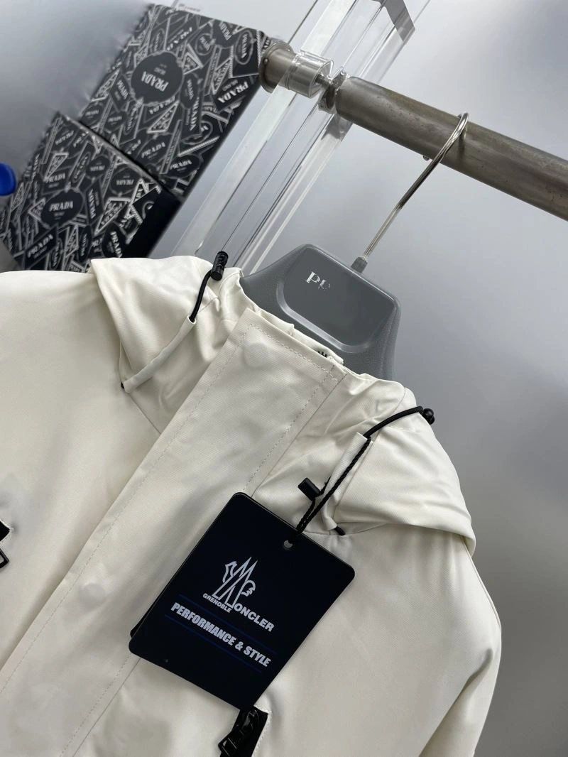 Moncler Outwear BestValue 142395