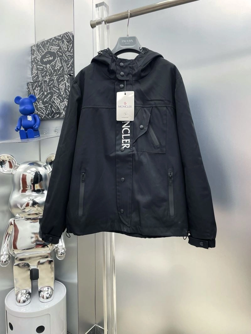 GoAnywhere Moncler Outwear 142398