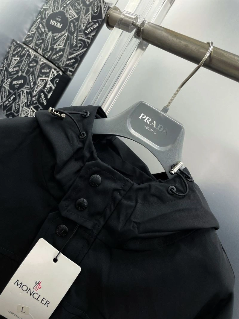 GoAnywhere Moncler Outwear 142398