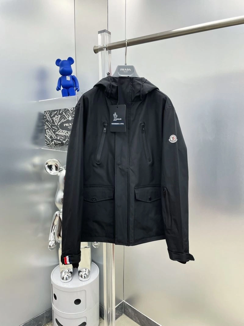 Functional Moncler Outwear 142394
