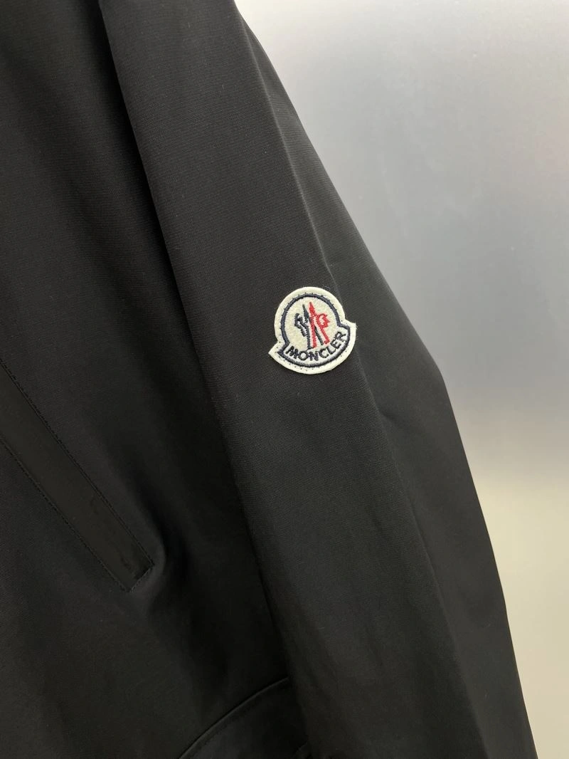 Functional Moncler Outwear 142394