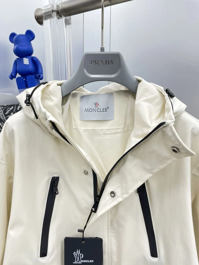 Moncler Outwear Youthful 142468