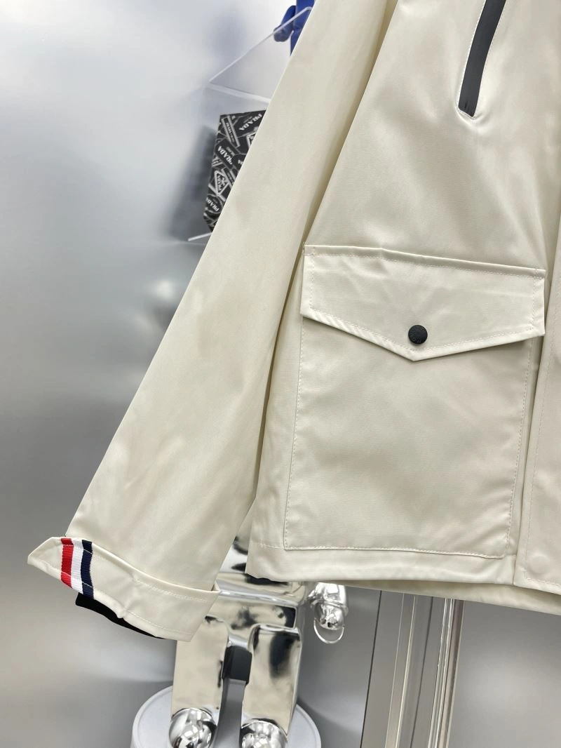 Moncler Outwear Youthful 142468