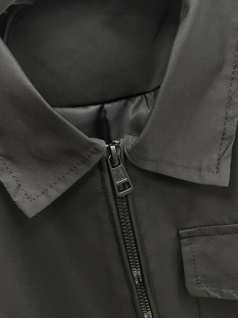 Moncler Outwear UrbanStyle 142390