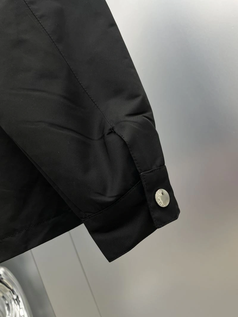 Moncler Outwear UrbanStyle 142390