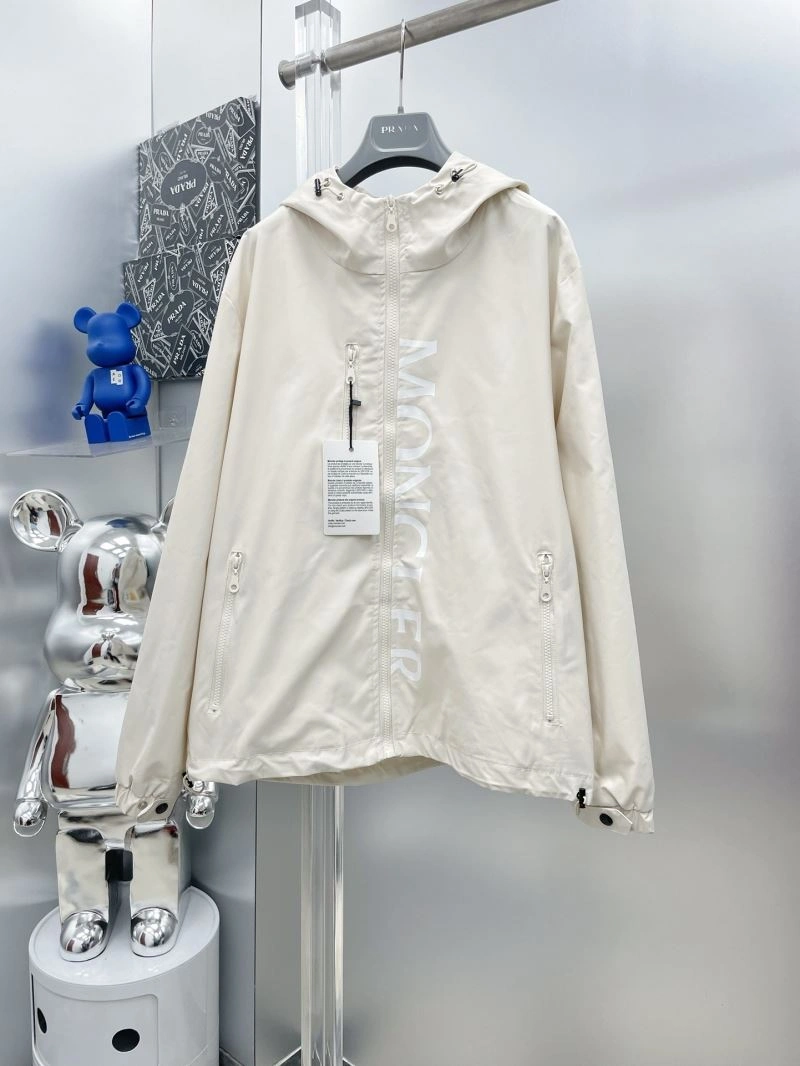 Moncler Outwear TimelessDesign 142466