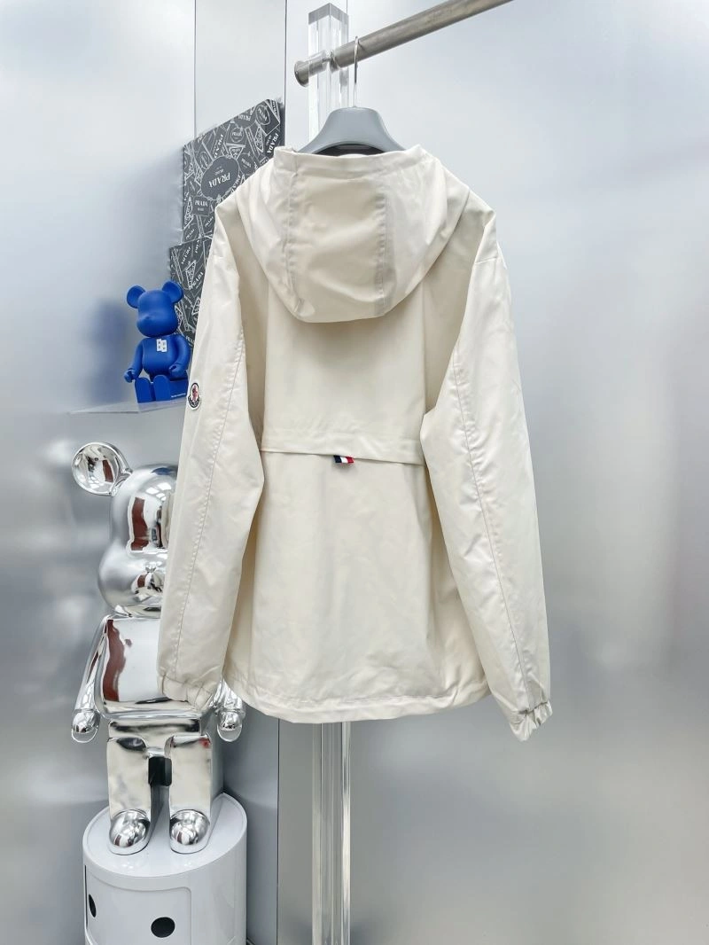 Moncler Outwear TimelessDesign 142466