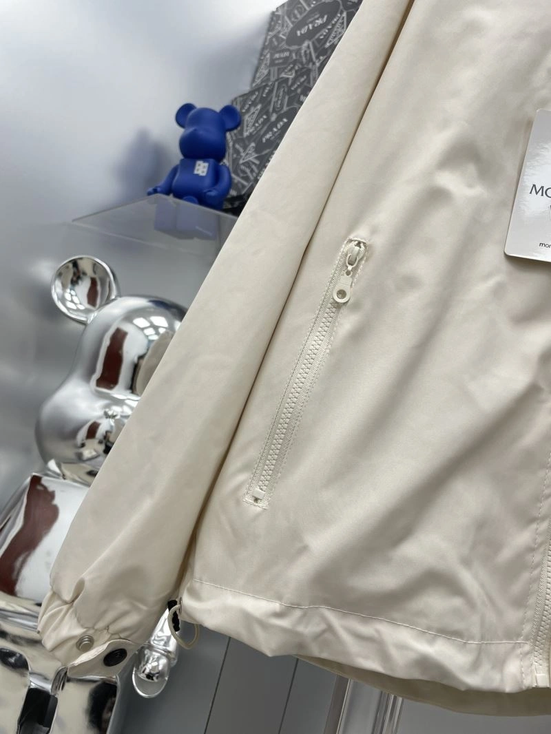 Moncler Outwear TimelessDesign 142466