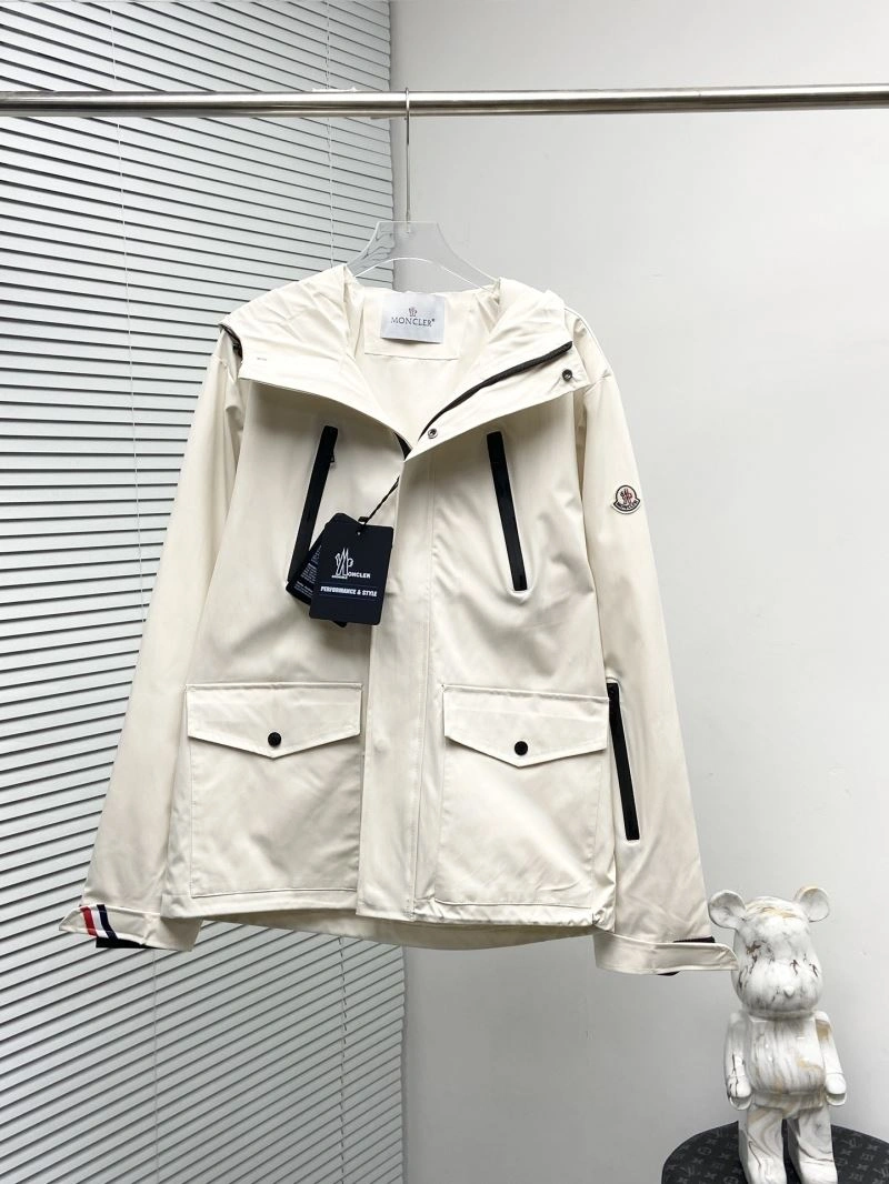 Unique Moncler Outwear 142389