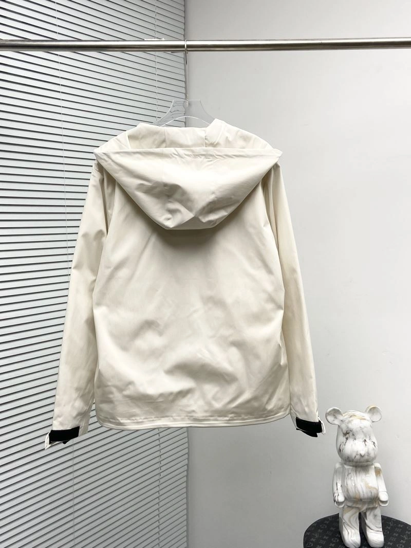 Unique Moncler Outwear 142389