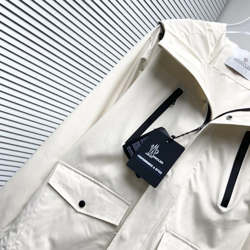 Unique Moncler Outwear 142389
