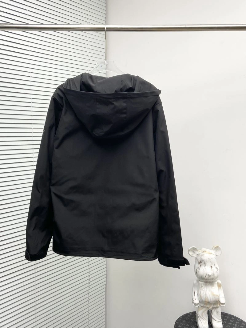 Cozy Moncler Outwear 142382