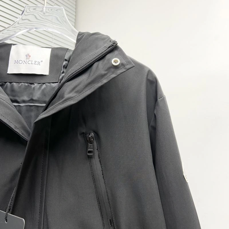 Cozy Moncler Outwear 142382