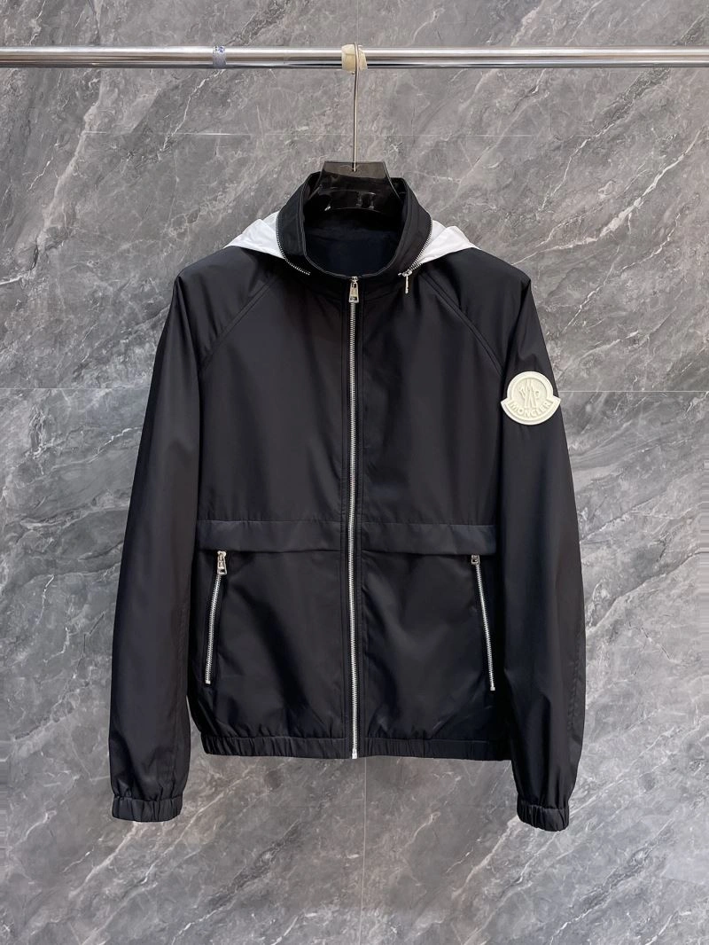 Resilient Moncler Outwear 142386