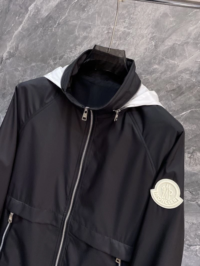Resilient Moncler Outwear 142386