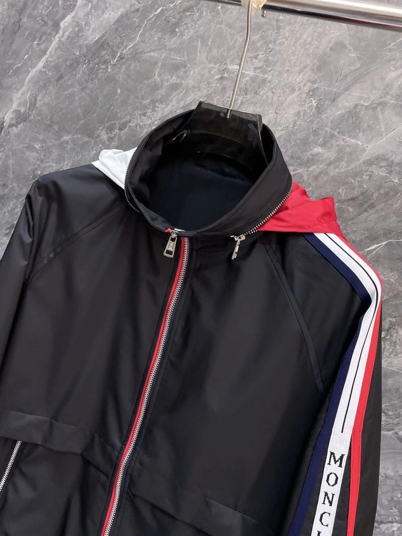 Practical Moncler Outwear 142374