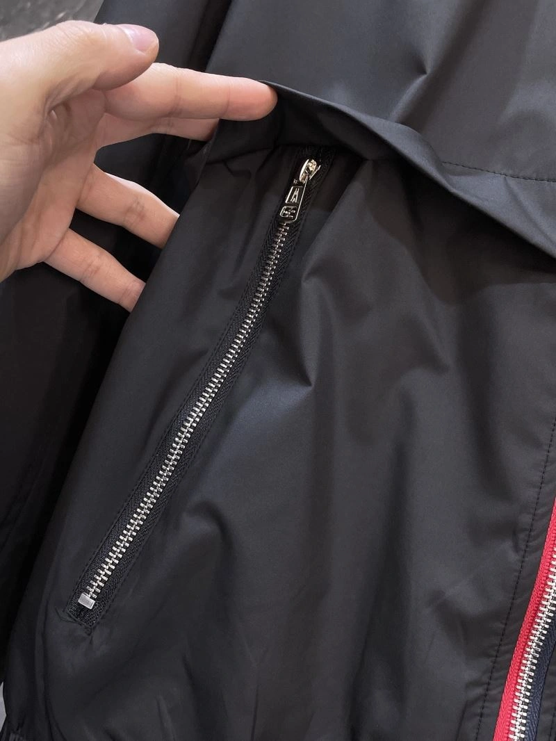 Practical Moncler Outwear 142374