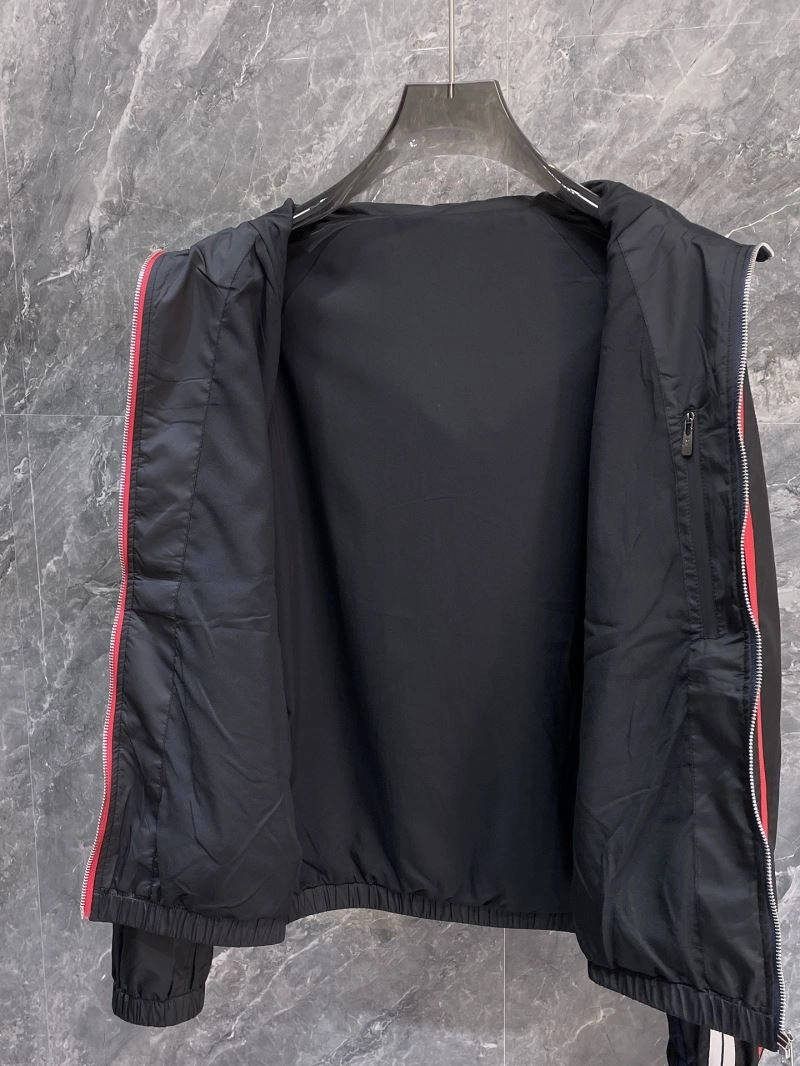 Practical Moncler Outwear 142374
