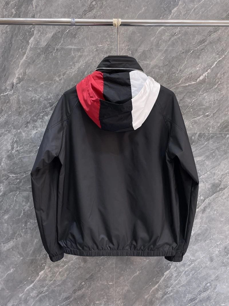 Practical Moncler Outwear 142374