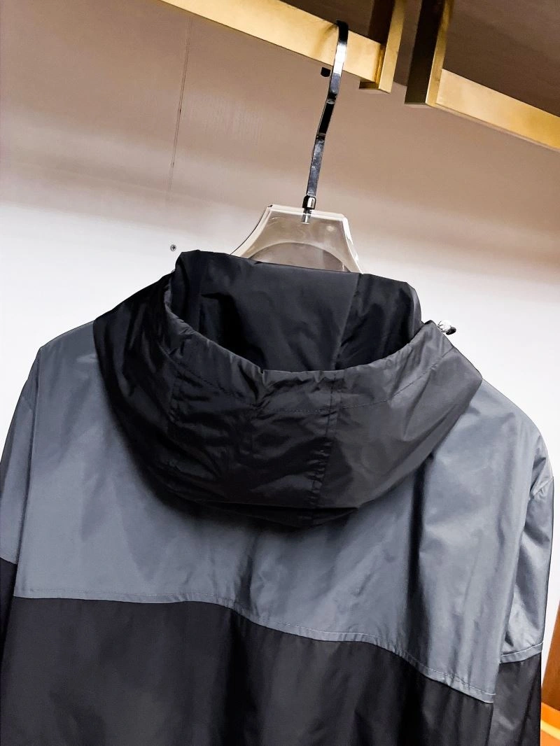 Snug Moncler Outwear 142172