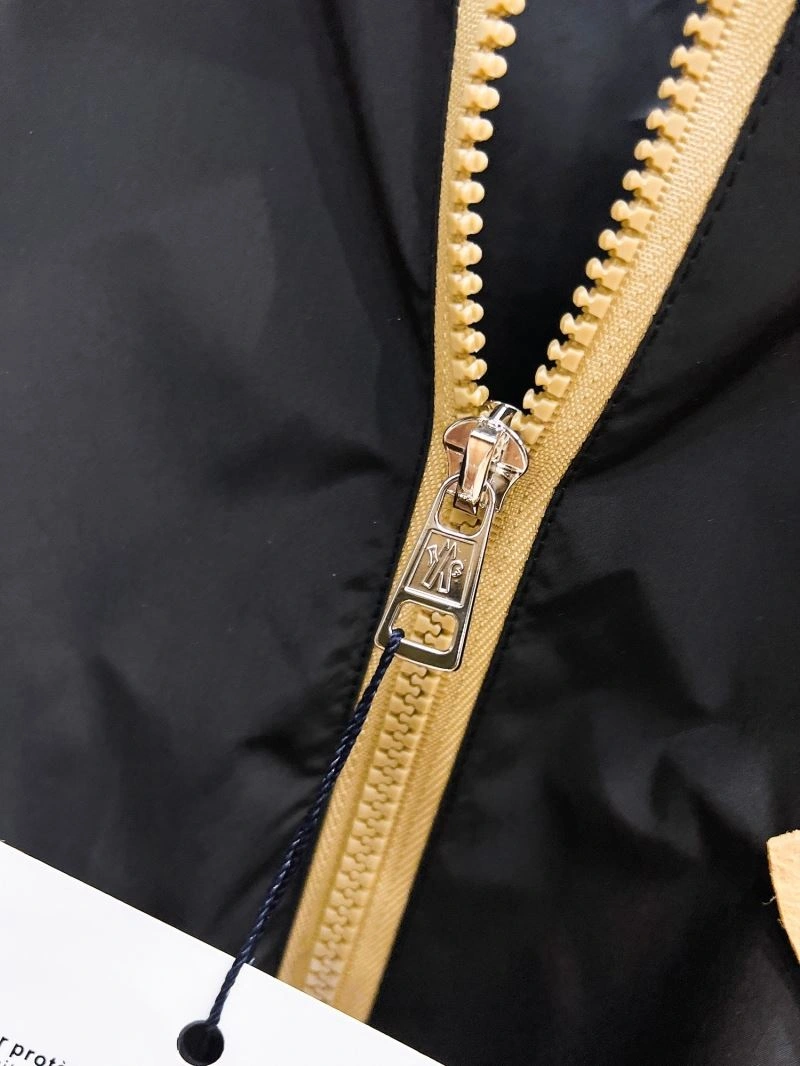 Moncler Outwear MultiPurpose 142152