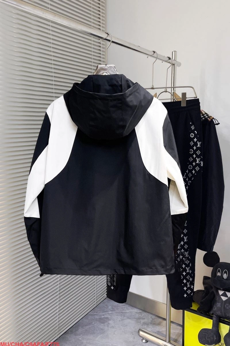 Moncler Outwear UrbanChic 142150