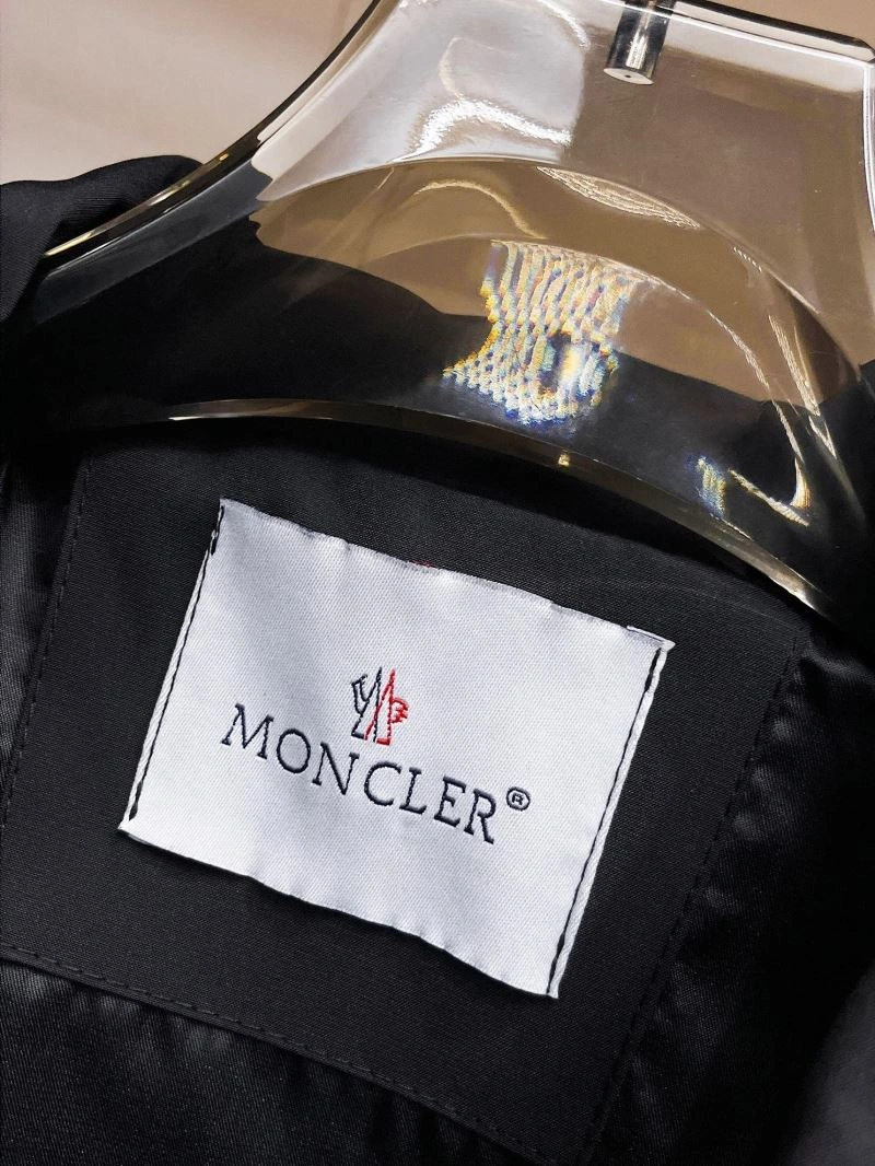 Moncler Outwear UrbanChic 142150