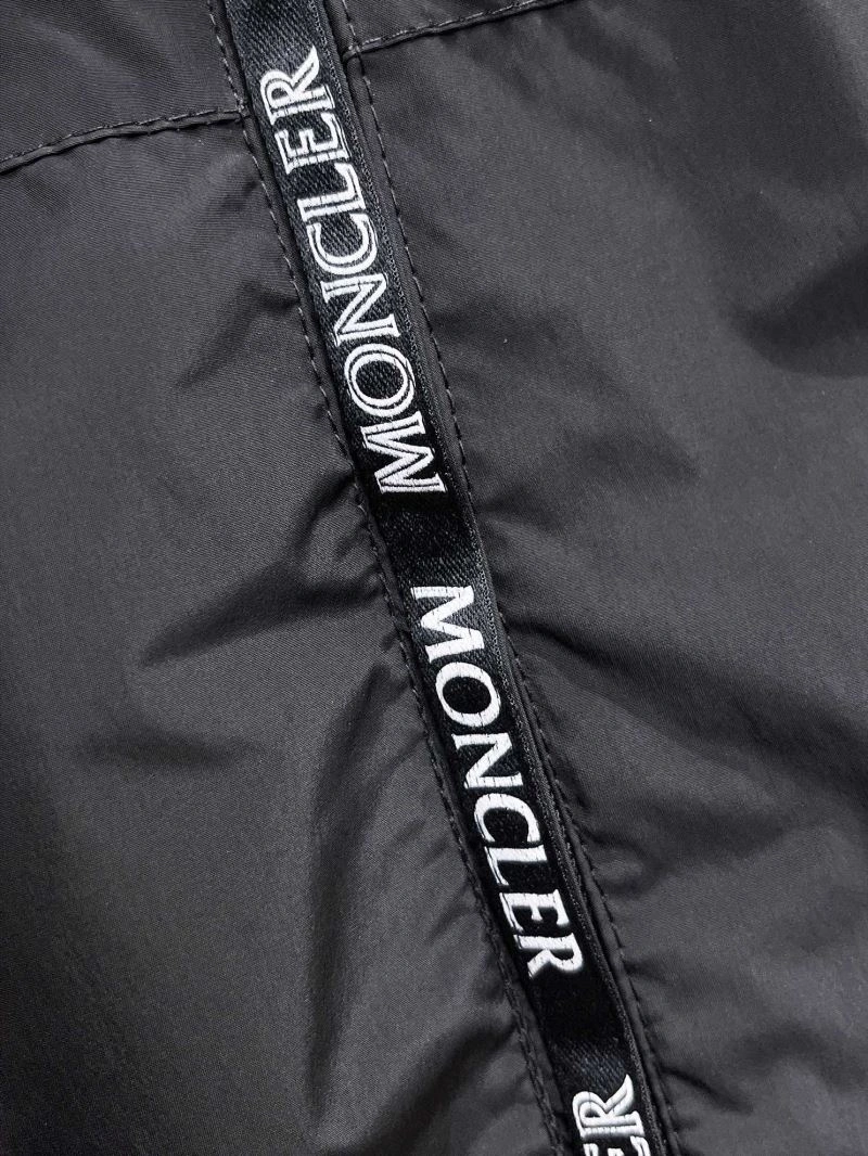 Moncler Outwear Lightweight 142158