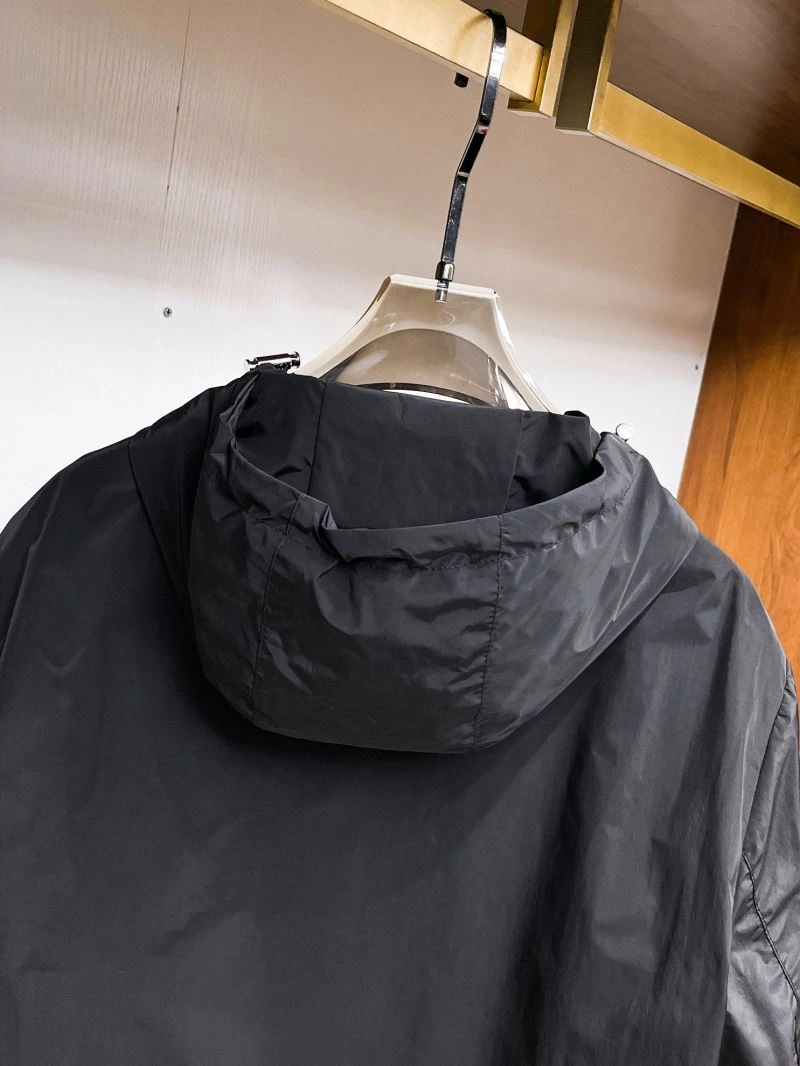 Moncler Outwear Lightweight 142158