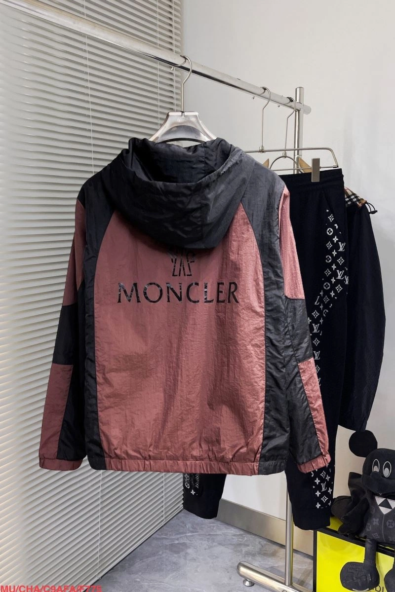 Moncler Outwear Stylish 142143
